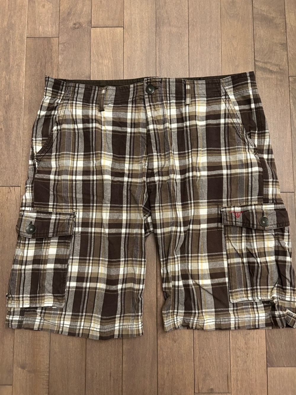 GUESS Men's Brown and Cream Plaid Cargo Shorts